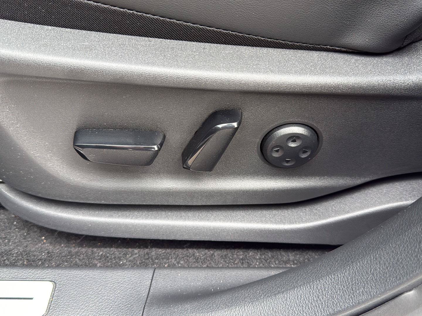 Certified 2024 Nissan Ariya AWD image 16