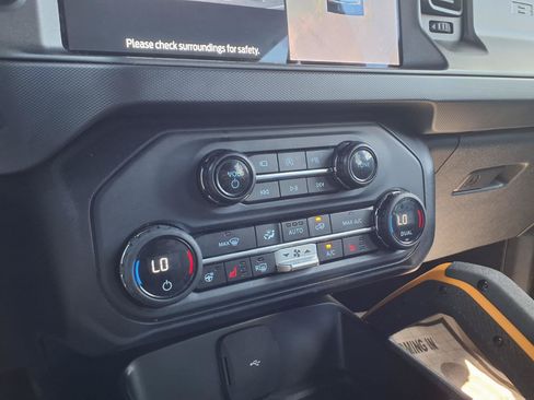 Used 2024 Ford Bronco Badlands AWD/4WD image 7