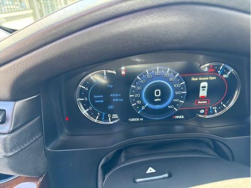 Used 2019 Cadillac Escalade Premium Luxury AWD/4WD image 16