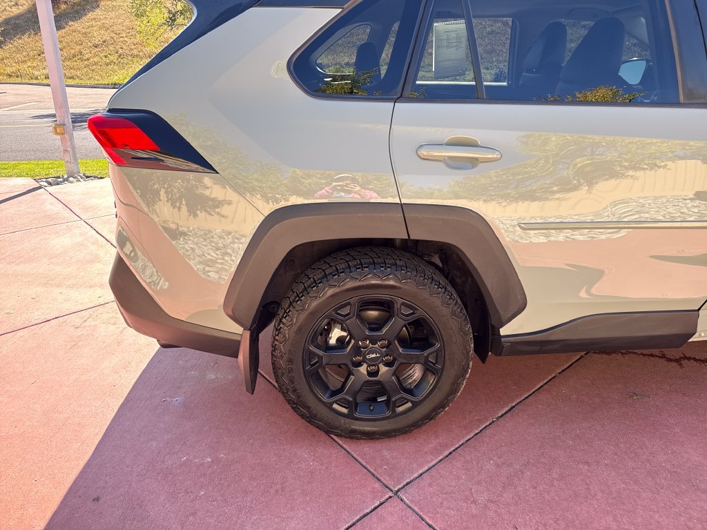 Used 2021 Toyota RAV4 TRD Off-Road w/ TRD Off-Road Weather Package AWD/4WD image 33