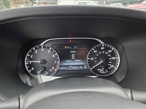 Used 2024 Nissan Frontier SV image 20