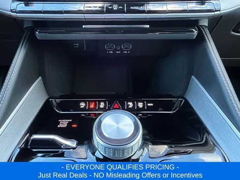 New 2025 Jeep Wagoneer L Series II image 18