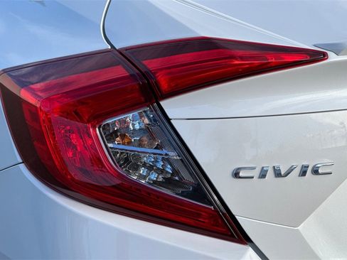 Certified 2019 Honda Civic EX image 33