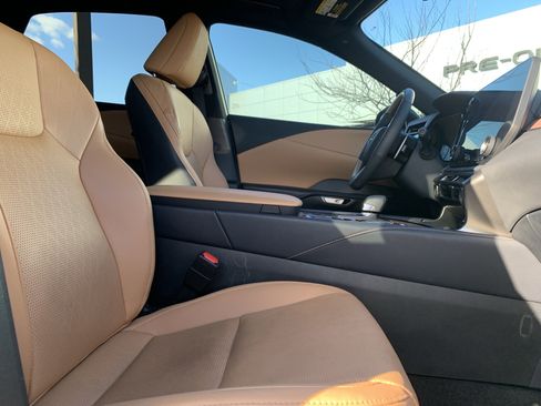 Used 2023 Lexus RX 350 w/ Cold Area Package image 35