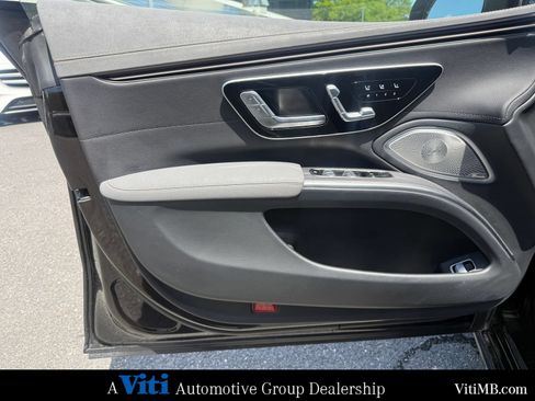 Used 2023 Mercedes-Benz EQS 580 4MATIC Sedan image 16