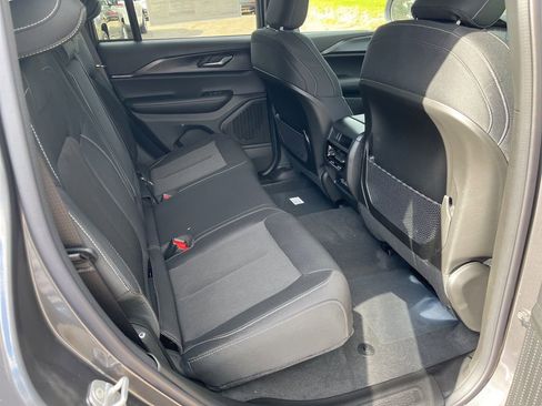 New 2025 Jeep Grand Cherokee Laredo X image 13