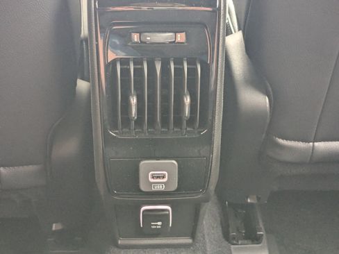 Used 2025 Jeep Compass Latitude AWD/4WD image 13