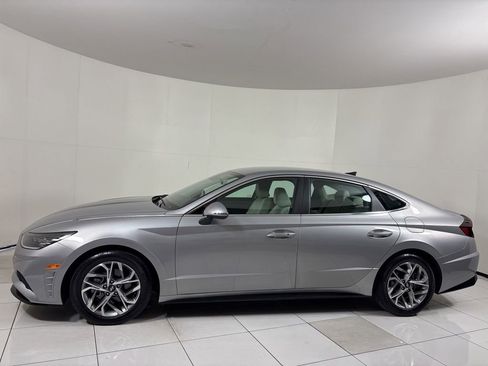 Used 2023 Hyundai Sonata SEL image 2