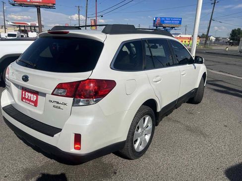 Used 2011 Subaru Outback 2.5i Premium AWD/4WD image 5