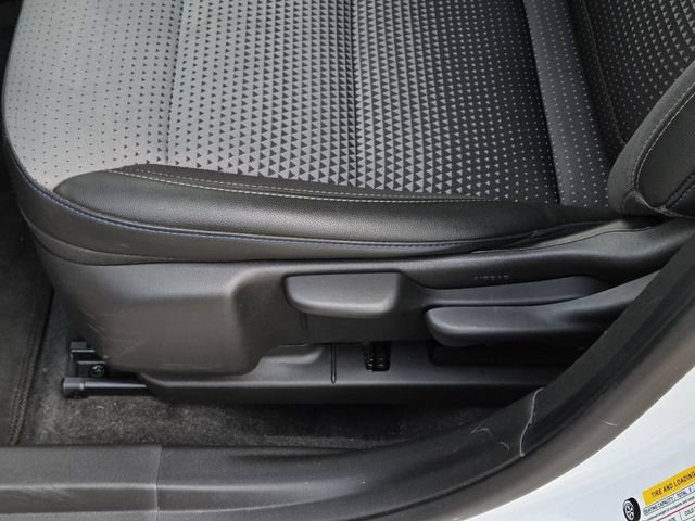Used 2025 Chevrolet Trax LT FWD image 36