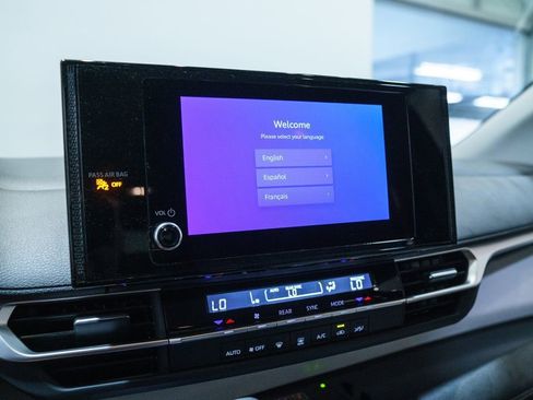 Certified 2026 Toyota Sienna LE FWD image 23