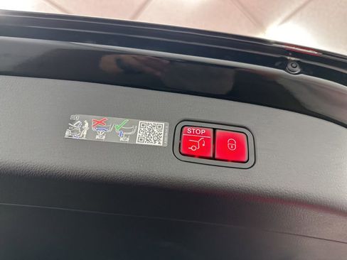 Used 2026 Mercedes-Benz GLC 300 GLC 300 image 25