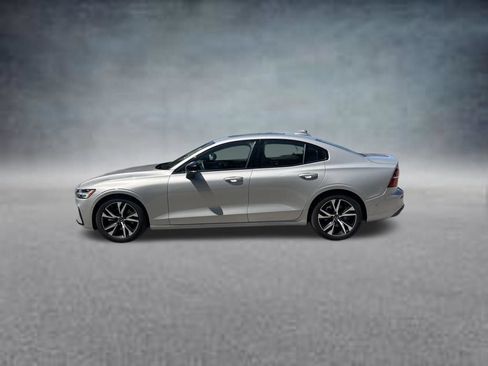 Used 2024 Volvo S60 B5 Plus AWD/4WD image 8