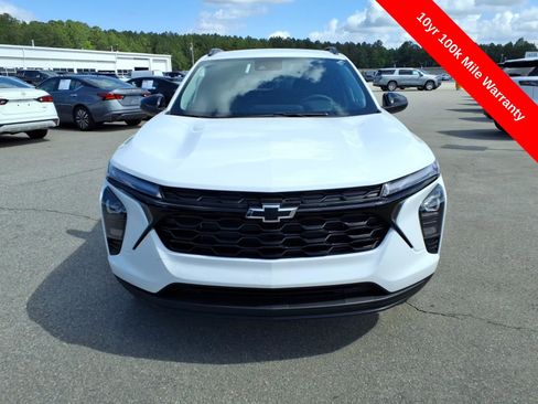 New 2026 Chevrolet Trax LT w/ Driver Confidence Package FWD image 8