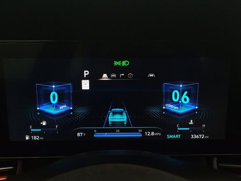 Used 2025 Hyundai Elantra SEL FWD image 23