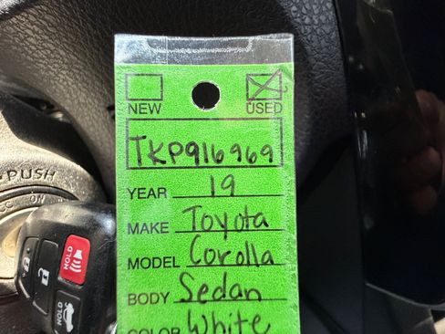 Used 2019 Toyota Corolla LE FWD image 25