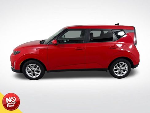 Used 2023 Kia Soul LX w/ LX Technology Package FWD image 7