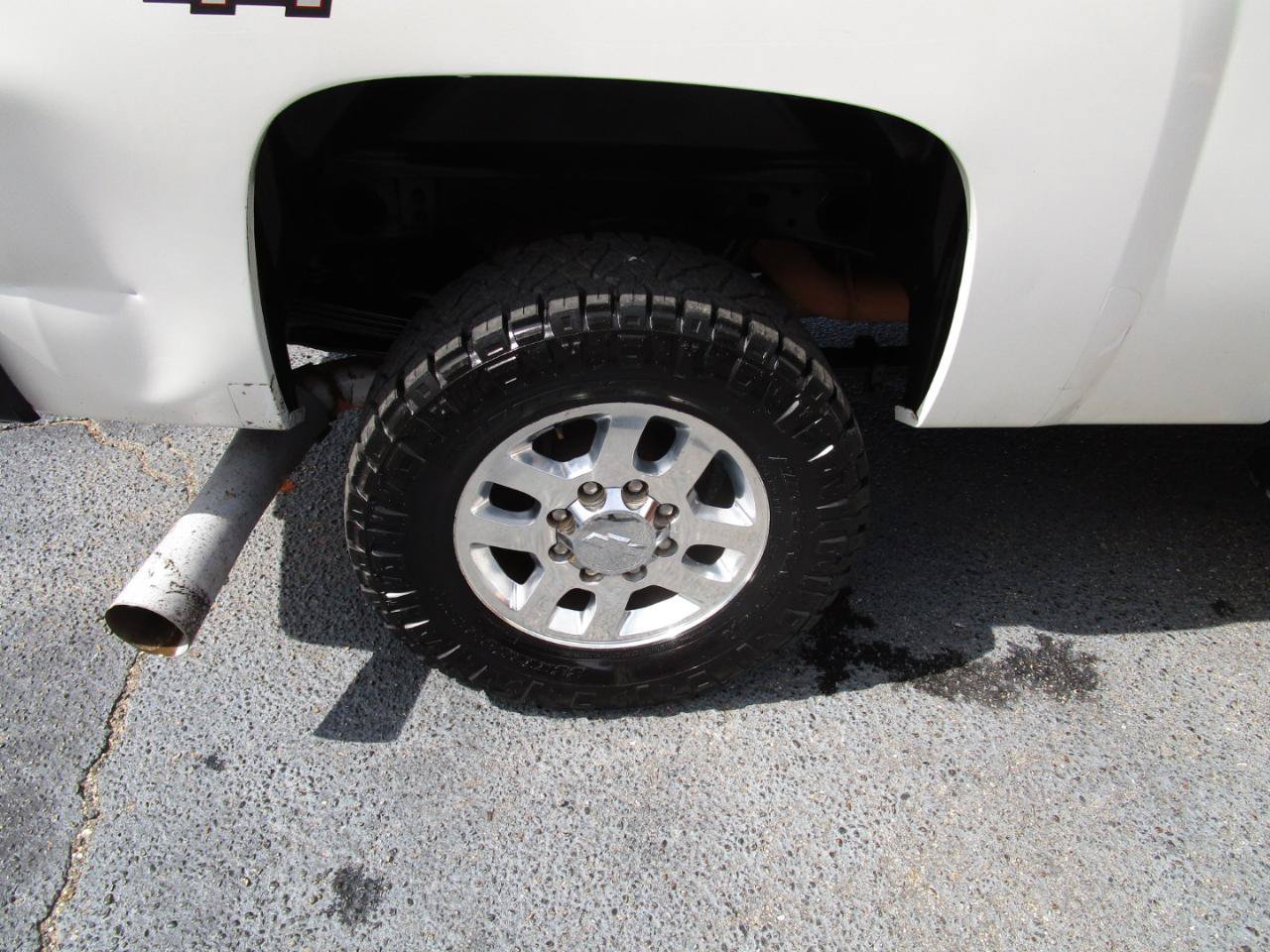 Used 2012 Chevrolet Silverado 2500 LTZ w/ LTZ Plus Package AWD/4WD image 24