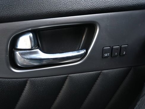 Used 2012 INFINITI FX35 2WD w/ Premium Pkg image 18