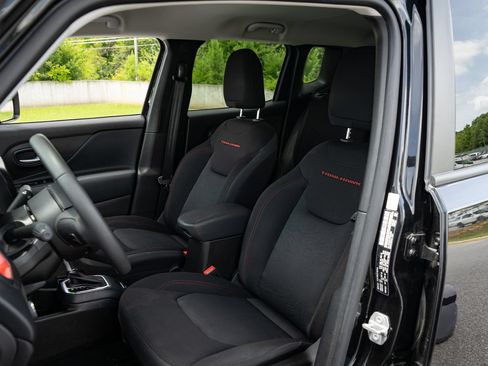 Used 2023 Jeep Renegade Trailhawk AWD/4WD image 15