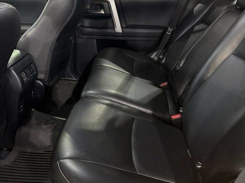 Used 2019 Toyota 4Runner SR5 AWD/4WD image 7