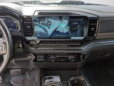 Used 2022 Chevrolet Silverado 1500 ZR2 w/ Technology Package image 12