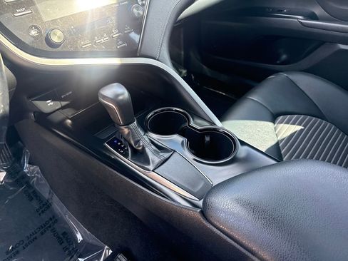 Used 2019 Toyota Camry SE w/ Audio Package image 24