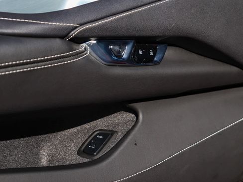 Used 2025 Chevrolet Corvette Z06 image 27