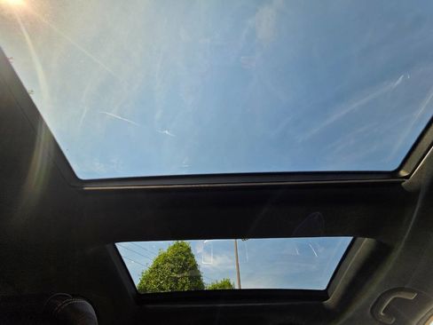 Used 2013 Mercedes-Benz ML 63 AMG 4MATIC image 31