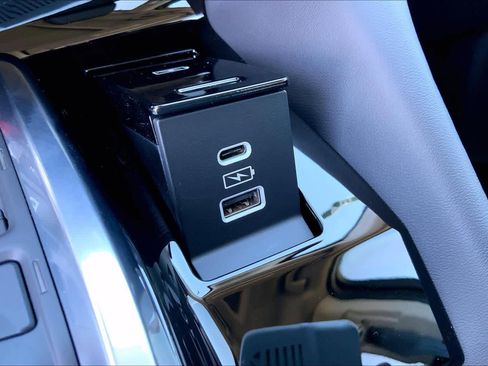 Used 2025 Acura MDX SH-AWD w/ Technology Package image 30