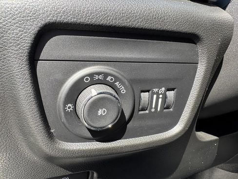 Used 2024 Jeep Grand Cherokee L Limited w/ Luxury Tech Group II AWD/4WD image 15