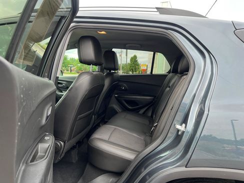 Used 2022 Chevrolet Trax LT w/ Driver Confidence Package AWD/4WD image 32
