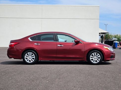 Used 2016 Nissan Altima 2.5 S w/ Power Driver Seat Package FWD image 4