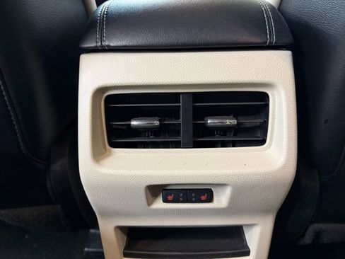 Used 2019 Ford Edge Titanium w/ Equipment Group 301A image 17