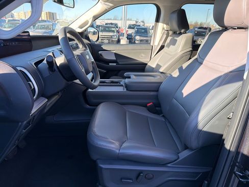 New 2025 Ford Expedition Max Active image 9