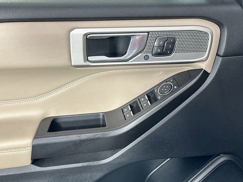 Used 2020 Ford Explorer Limited image 24