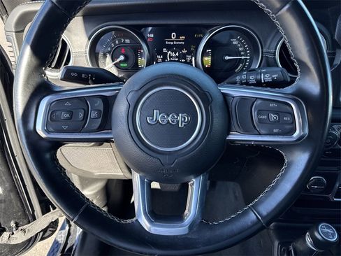 Used 2022 Jeep Wrangler Unlimited Sahara image 11