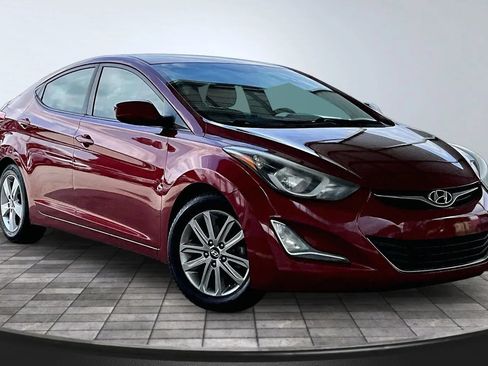 Used 2014 Hyundai Elantra SE w/ Option Group 02 FWD image 3