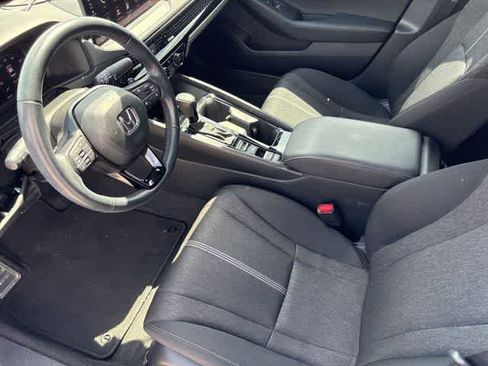 Used 2025 Honda Accord Sport image 9