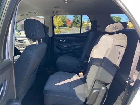 Used 2018 Chevrolet Traverse LT image 12
