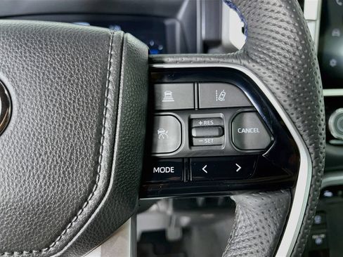 Used 2025 Toyota Tundra Platinum AWD/4WD image 17