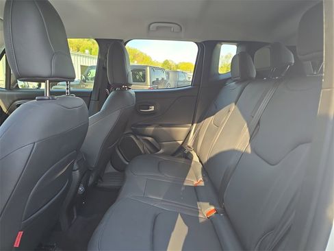 Used 2023 Jeep Renegade Trailhawk w/ Trailhawk Elite Group image 25