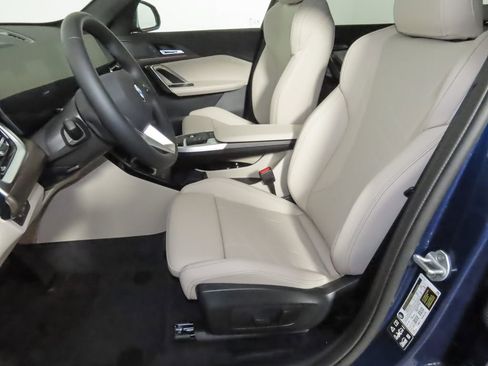 Used 2025 BMW X1 xDrive28i w/ Convenience Package AWD/4WD image 12