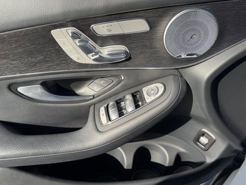 Used 2020 Mercedes-Benz GLC 300 4MATIC image 18