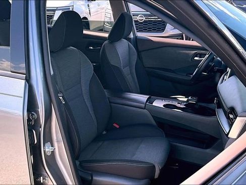 Used 2021 Nissan Rogue SV FWD image 27