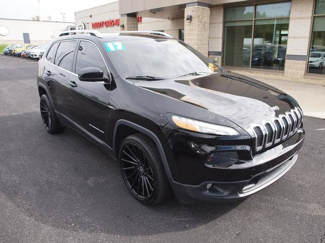 Used 2017 Jeep Cherokee Latitude w/ Safety/Convenience Group FWD image 1