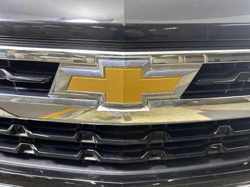 Used 2023 Chevrolet Silverado 1500 LT AWD/4WD image 9