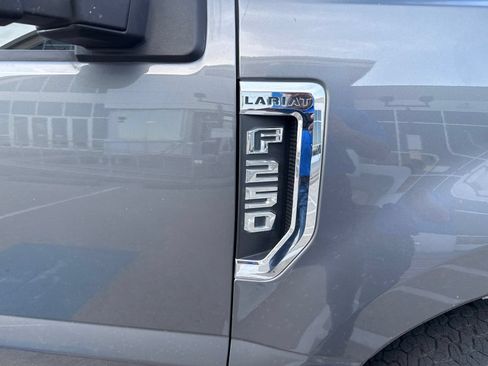 Used 2022 Ford F250 Lariat w/ Lariat Ultimate Package AWD/4WD image 6