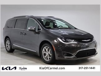 Used 2017 Chrysler Pacifica Limited w/ UConnect Theater Package FWD video 1
