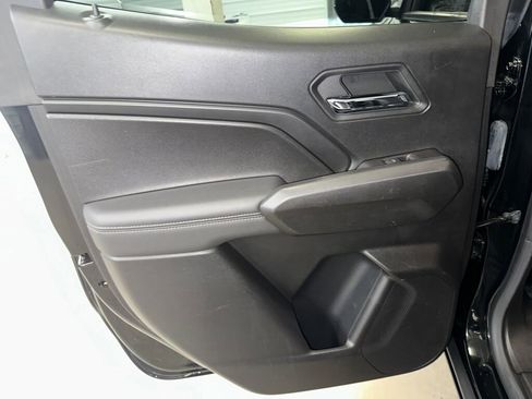 Certified 2024 Chevrolet Colorado LT w/ LT Convenience Package III image 17